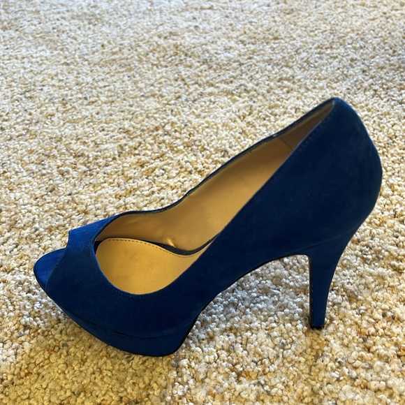 Guess Royal blue platform heels worn 3 times - Picture 9 of 9